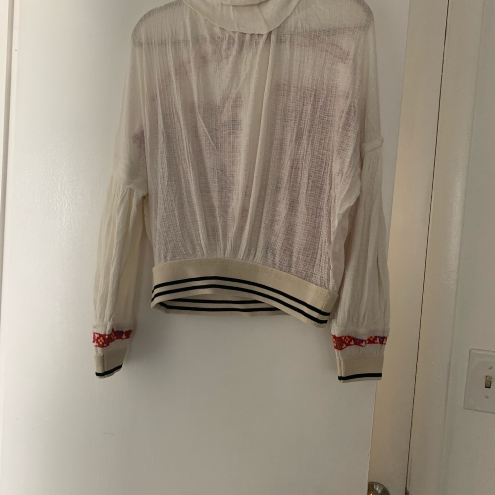 Top - Picture 2 of 2